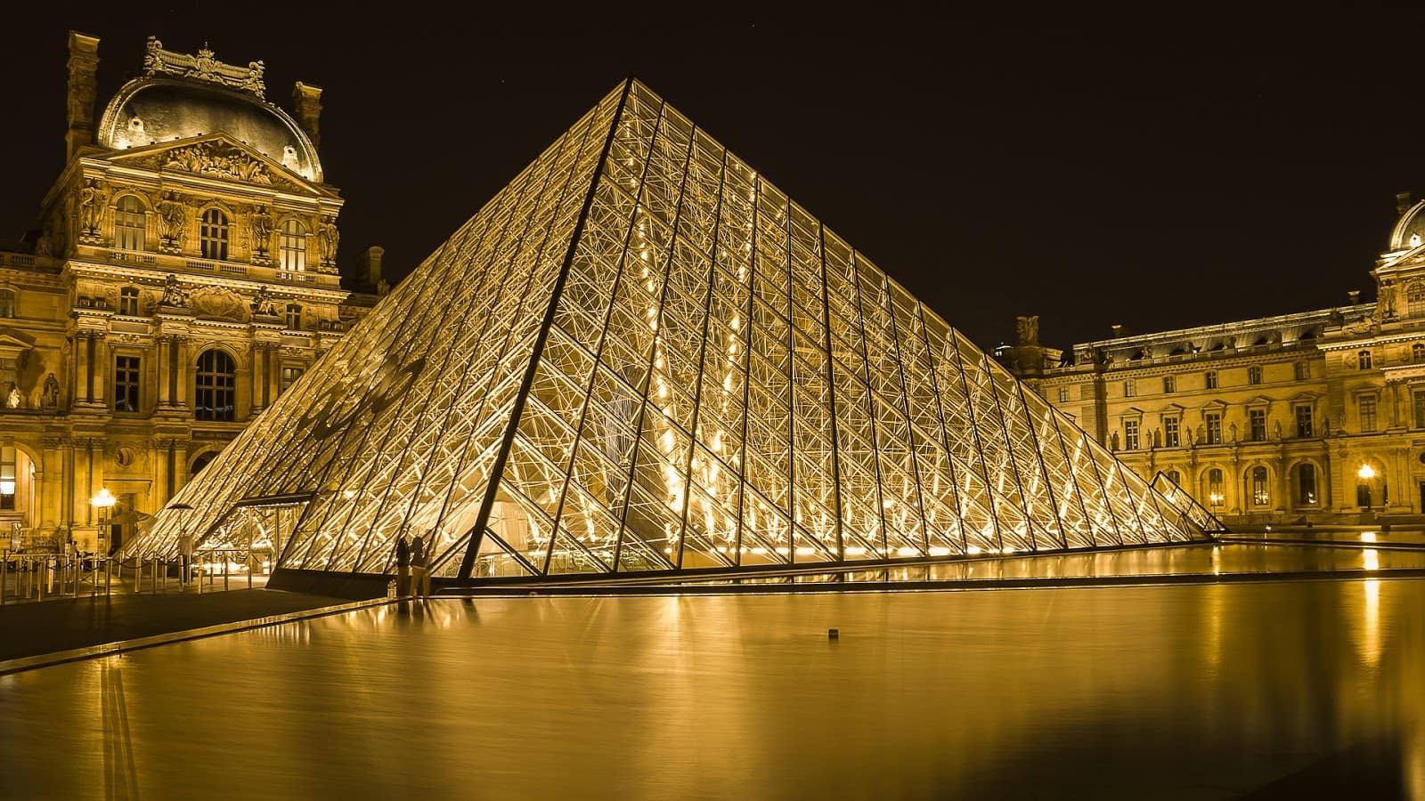 Wisata ke Louvre Museum