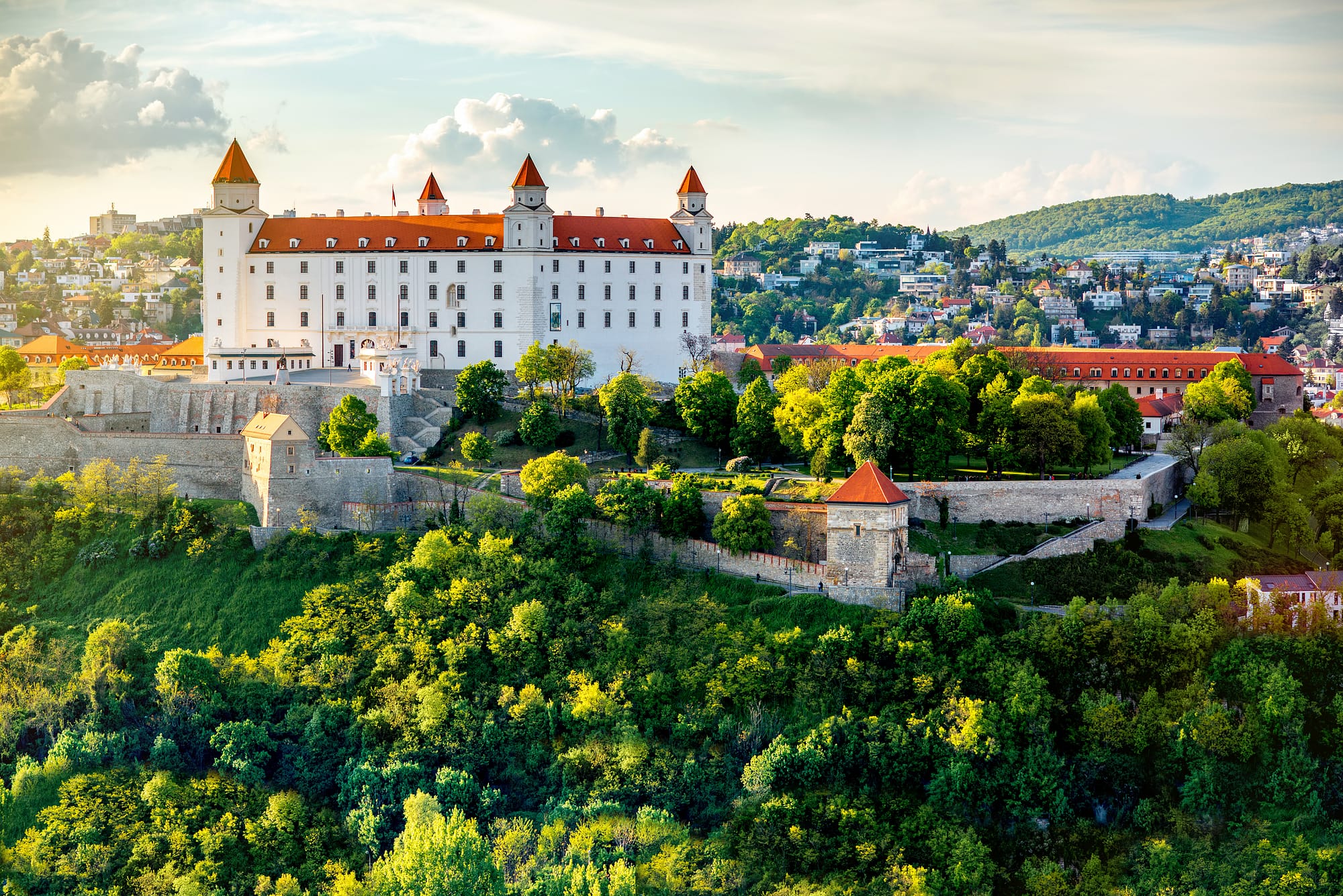 Istana Bratislava, Istana Megah Di Atas Bukit Yang Mendominasi Kota Bratislava