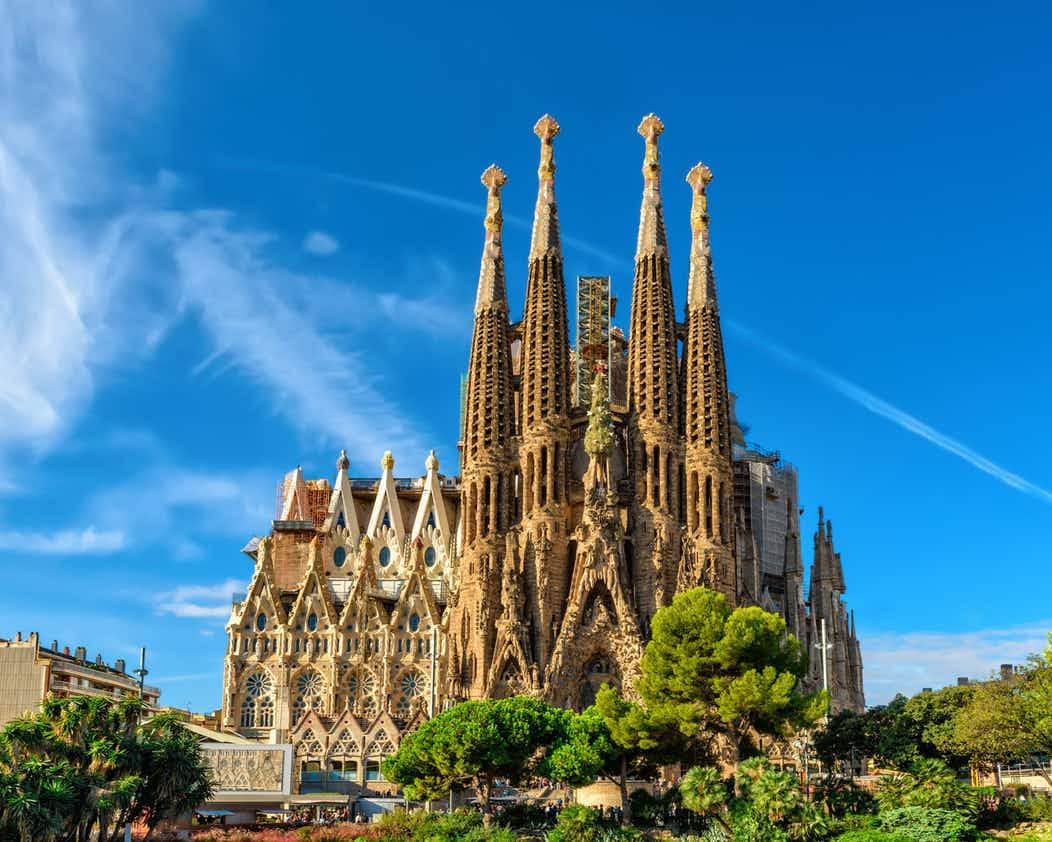 Sagrada Familia Adalah Landmark Barcelona Dan Tengara Yang Paling Banyak Dikunjungi Di Seluruh Spanyol